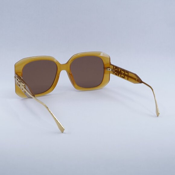 🕶️ New Fendi FE40065I 50E Sunglasses -Transparent Milky Amber/Gold Frame - Picture 9 of 10